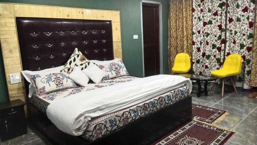 Hotel Seven Pahalgam Exterior photo